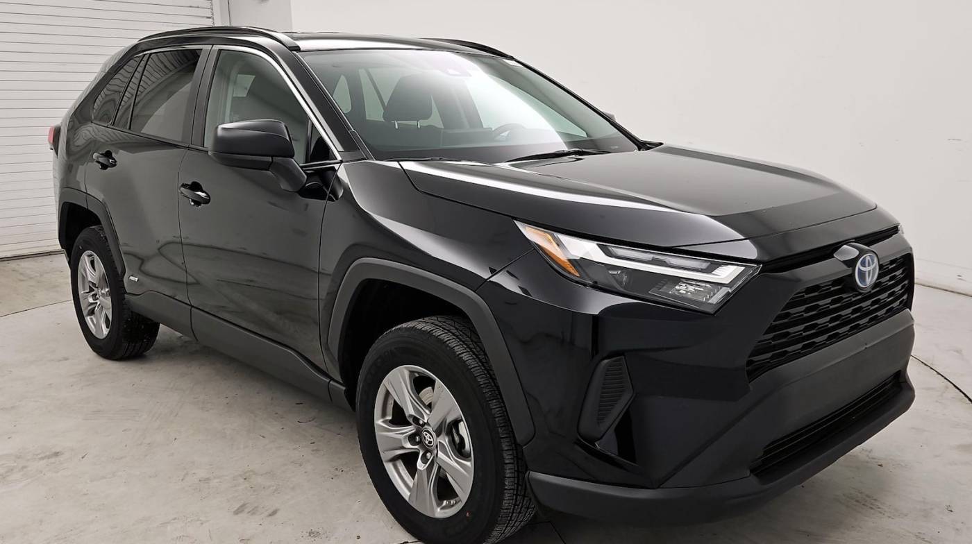 2024 Toyota RAV4 Hybrid LE — SUV — 17,582 mi — Winston-Salem, NC