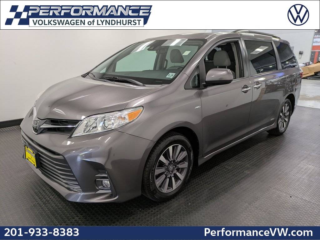 2020 Toyota Sienna XLE — Minivan — 75,530 mi — Lyndhurst, NJ