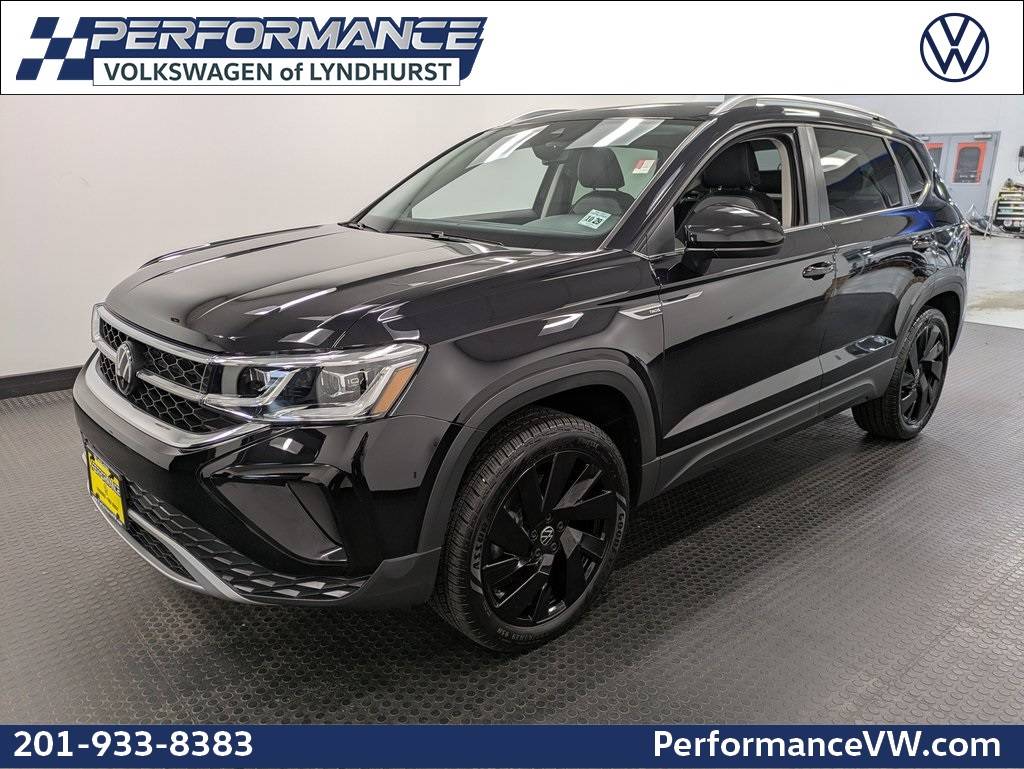 2024 Volkswagen Taos SEL — SUV — 6,300 mi — Lyndhurst, NJ