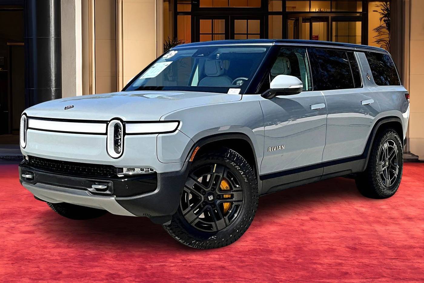 2023 Rivian R1S