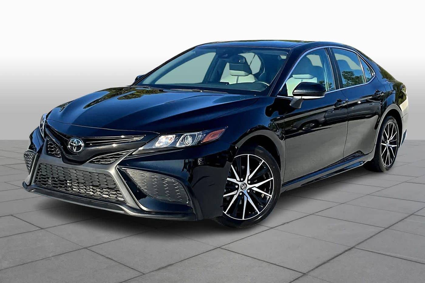 2023 Toyota Camry SE — Sedan — 18,442 mi — Atlanta, GA