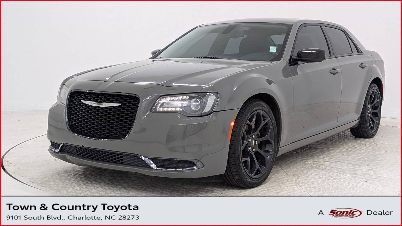 2019 Chrysler 300 Touring — Sedan — 136,800 mi — Charlotte, NC