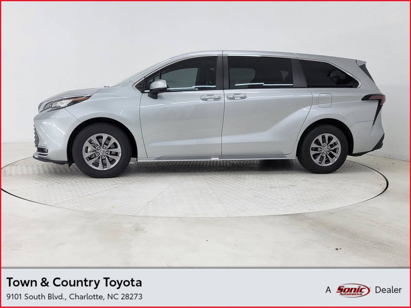 2023 Toyota Sienna XLE — Minivan — 51,098 mi — Charlotte, NC