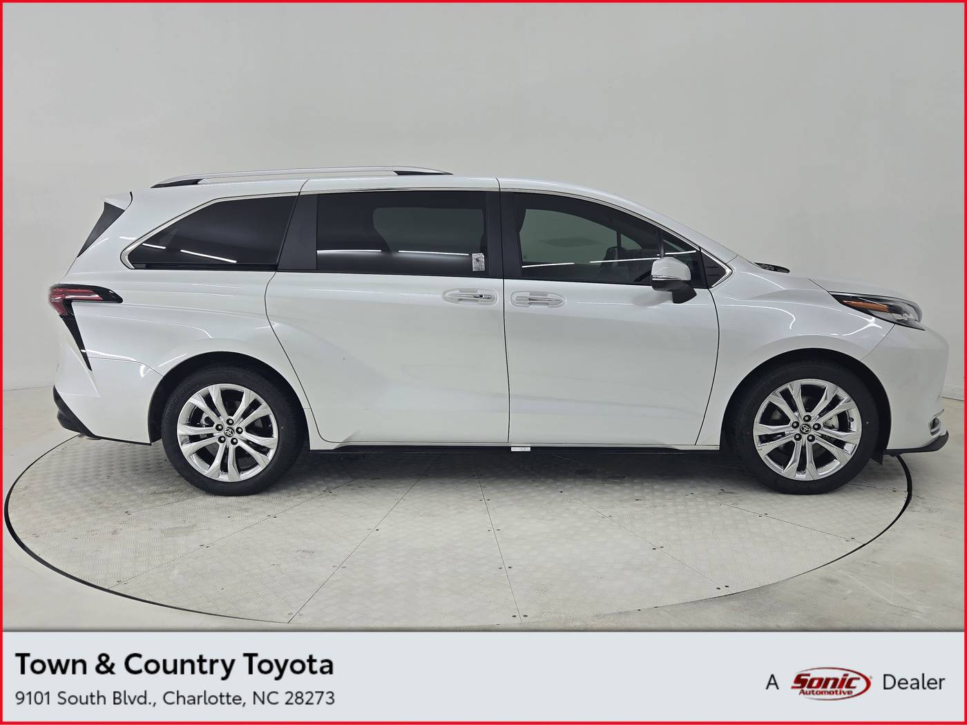 2022 Toyota Sienna Platinum — Minivan — 46,807 mi — Charlotte, NC