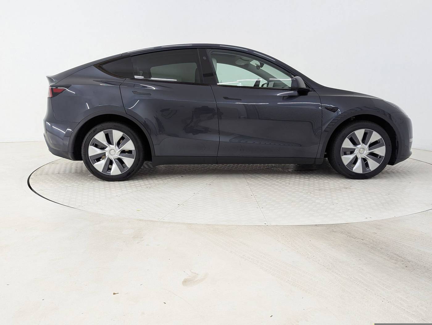 2024 Tesla Model Y Long Range — SUV — 24,743 mi — Charlotte, NC