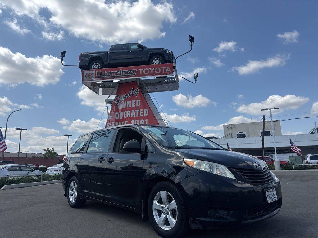 2017 Toyota Sienna L — Minivan — 238,083 mi — Alhambra, CA
