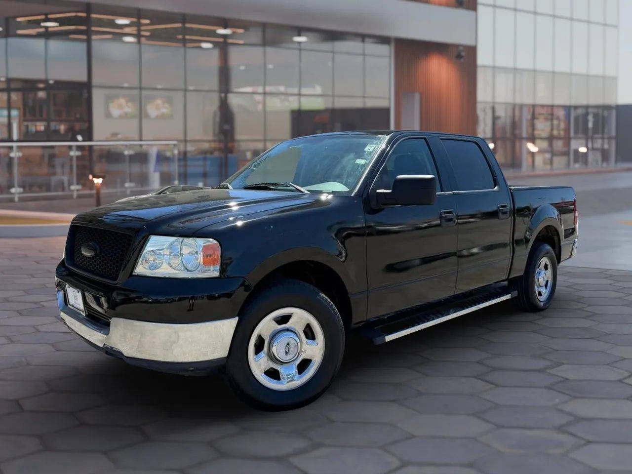2004 Ford F-150 XLT — Pickup Truck — 129,100 mi — Santa Ana, CA