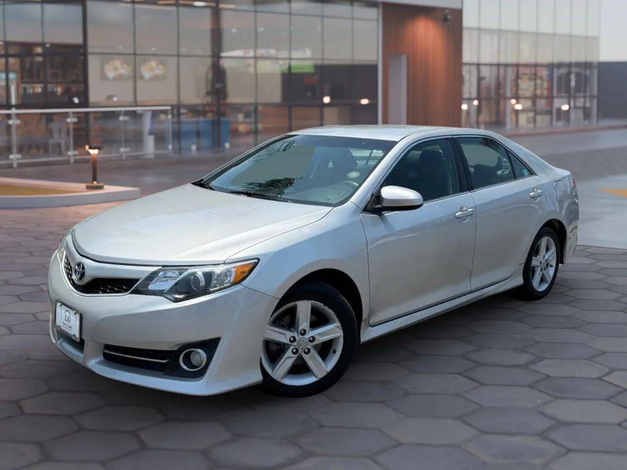 2013 Toyota Camry SE — Sedan — 105,778 mi — Santa Ana, CA