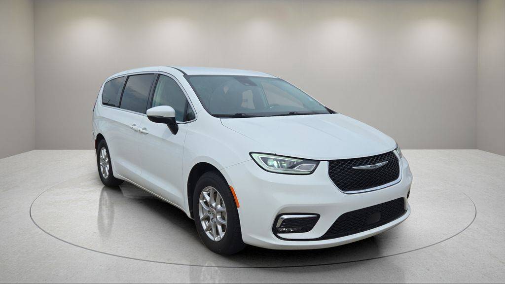 2023 Chrysler Pacifica Touring L — Minivan — 71,591 mi — Lewisville, TX