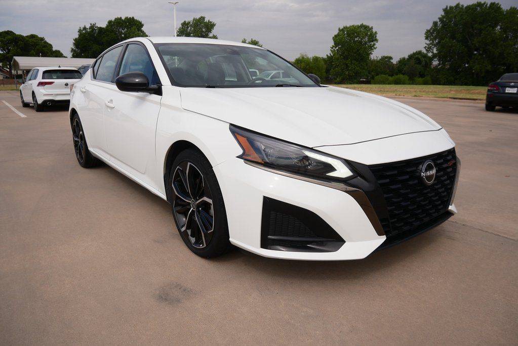 2023 Nissan Altima SR — Sedan — 48,110 mi — Lewisville, TX