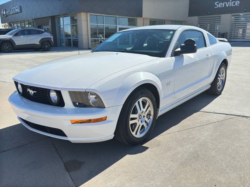 2006 Ford Mustang GT Premium — Coupe — 24,500 mi — Manhattan, KS