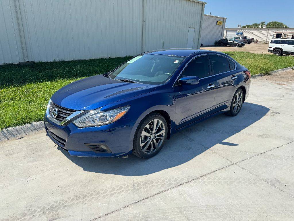 2018 Nissan Altima 2.5 SR — Sedan — 34,945 mi — Manhattan, KS