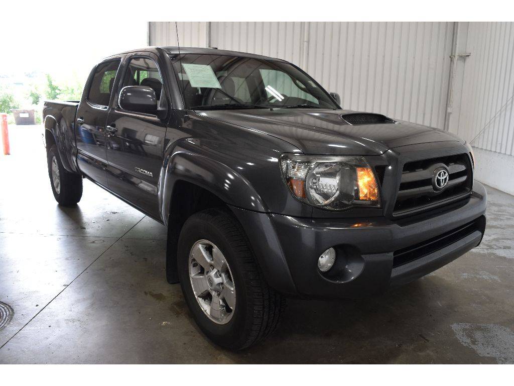 2009 Toyota Tacoma Base — Pickup Truck — 105,863 mi — Manhattan, KS