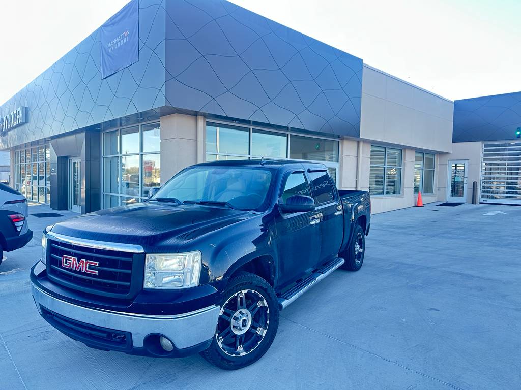 2009 GMC Sierra 1500 Denali — Pickup Truck — 132,965 mi — Manhattan, KS