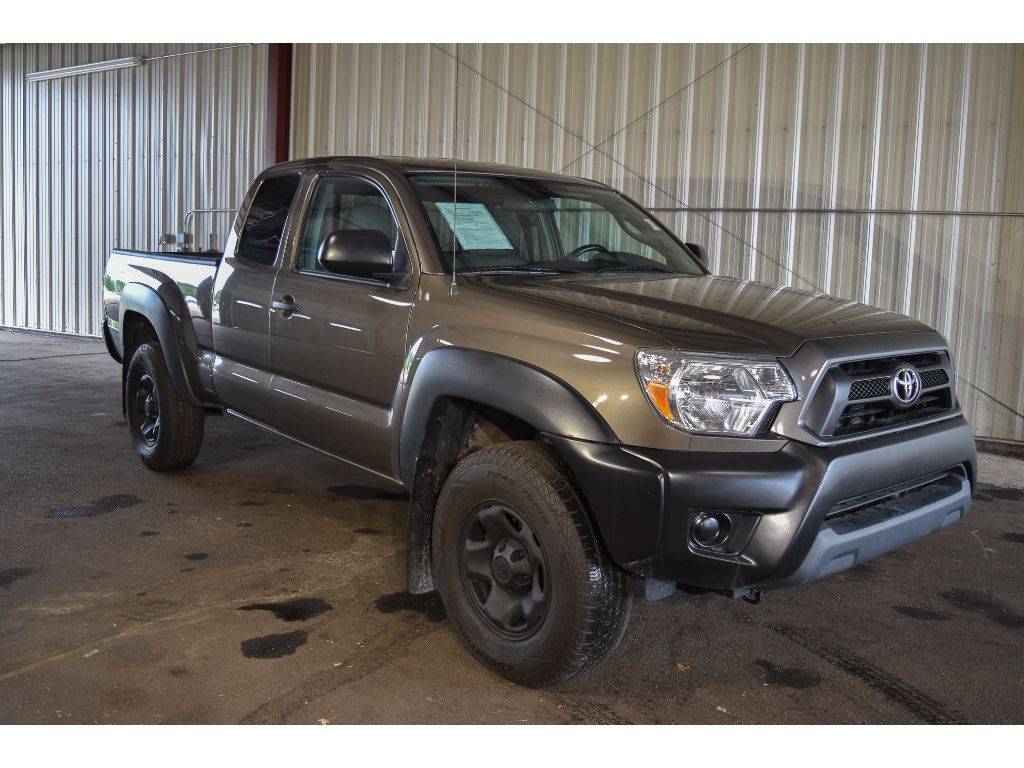 2015 Toyota Tacoma Base — Pickup Truck — 87,799 mi — Manhattan, KS