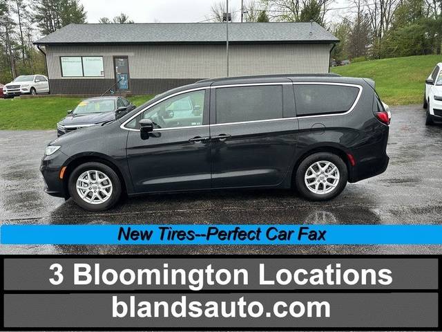 2022 Chrysler Pacifica Touring L — Minivan — 91,371 mi — Bloomington, IN