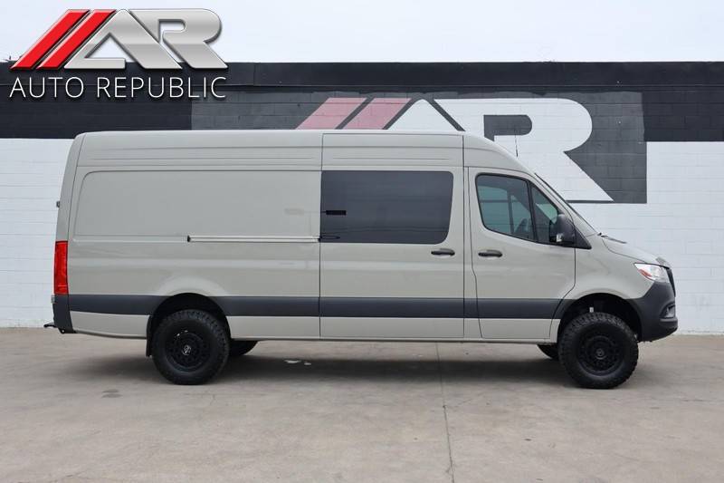 2024 Mercedes-Benz Sprinter Crew Van 2500 — Cargo Van — 7,151 mi — Fullerton, CA