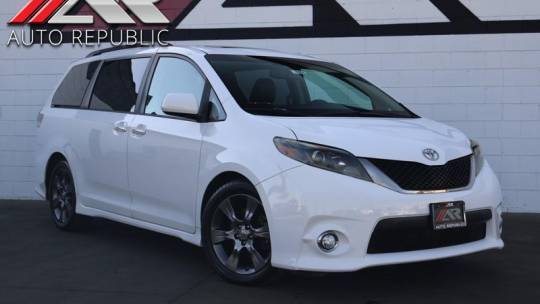 2015 Toyota Sienna SE — Minivan — 105,800 mi — Fullerton, CA