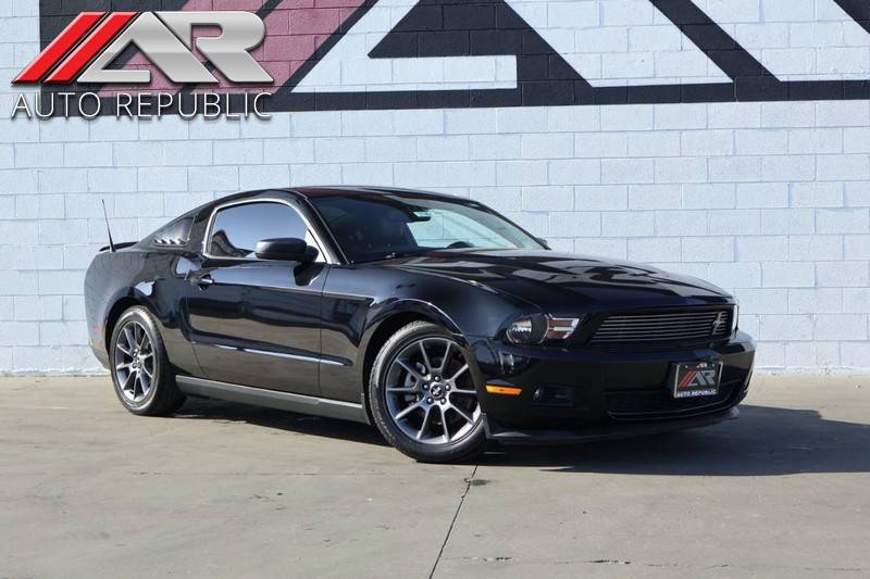 2011 Ford Mustang V6 Premium — Coupe — 39,710 mi — Fullerton, CA