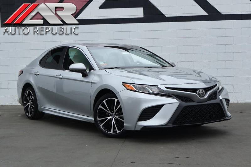 2018 Toyota Camry SE — Sedan — 117,834 mi — Fullerton, CA