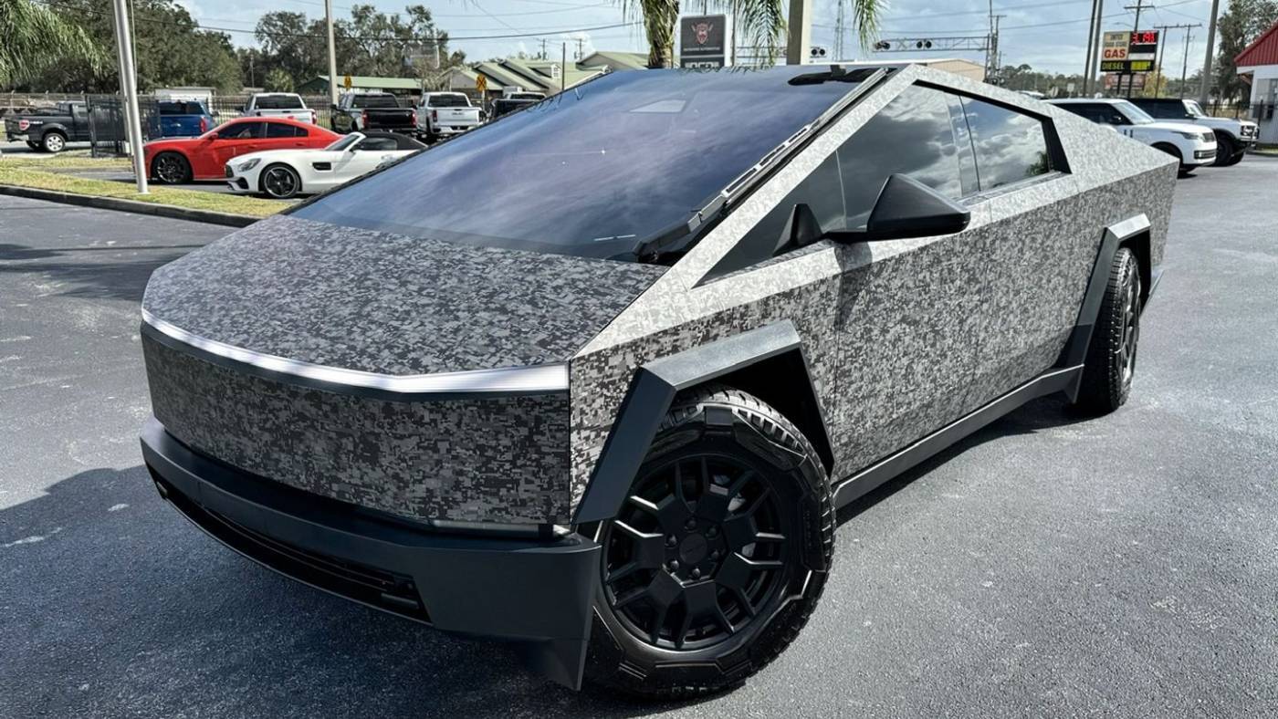 2024 Tesla Cybertruck Standard — Pickup Truck — 7,464 mi — Tampa, FL
