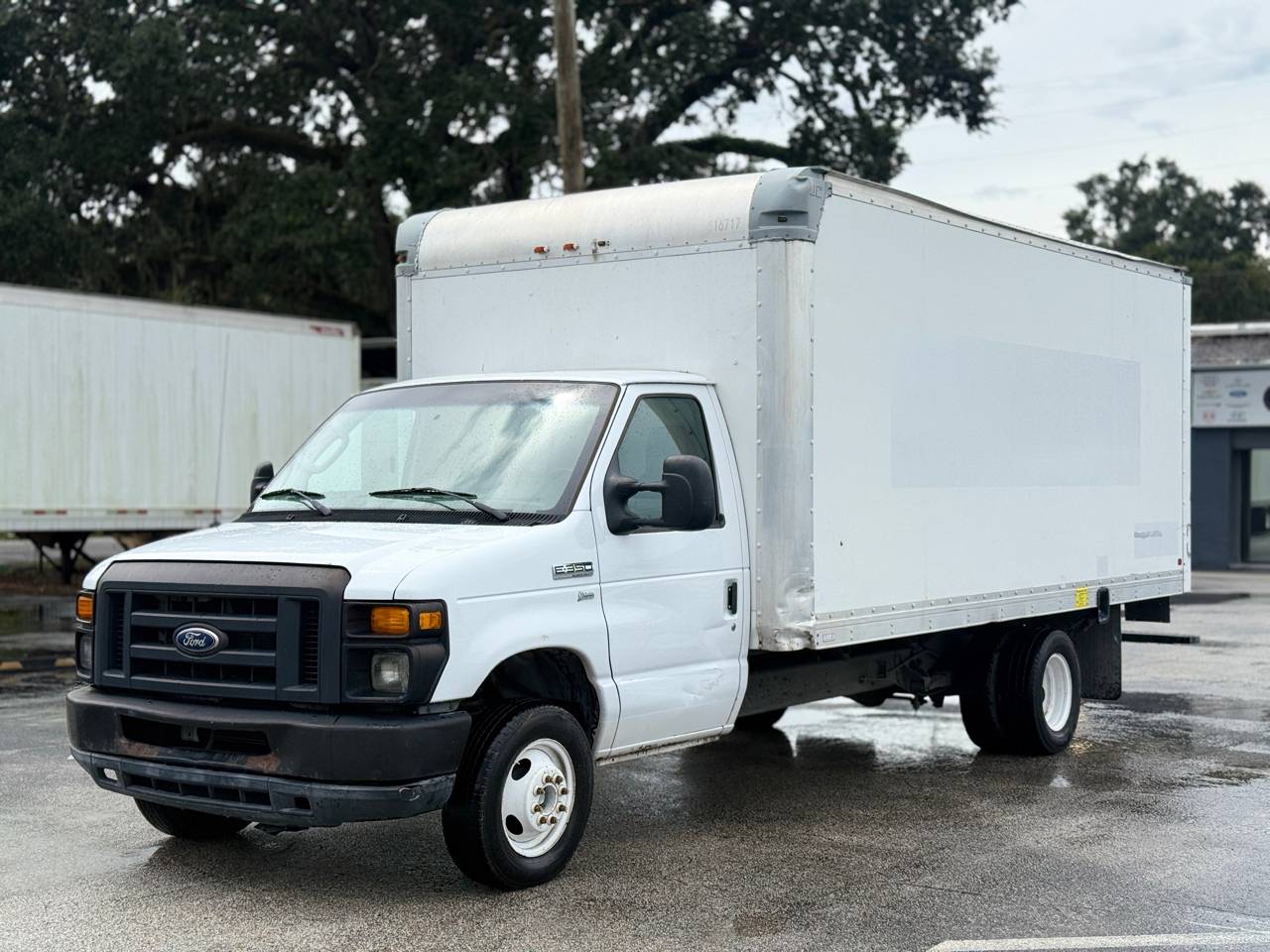 2015 Ford Econoline Commercial Cutaway E-350 — Chassis Cab Truck — 203,921 mi — Orlando, FL