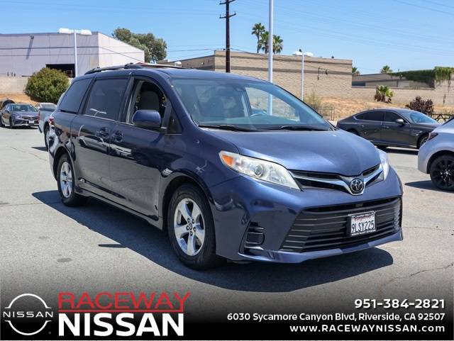 2018 Toyota Sienna LE — Minivan — 59,320 mi — Riverside, CA