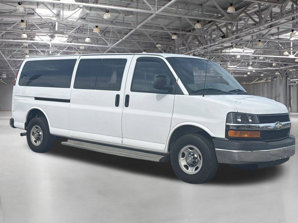 2015 Chevrolet Express Passenger LT — Passenger Van — 76,453 mi — Palatine, IL