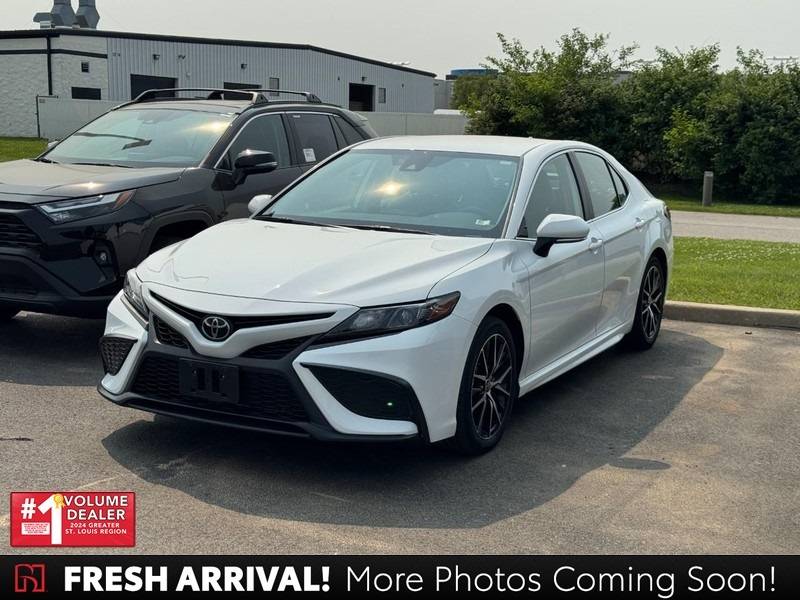 2022 Toyota Camry SE — Sedan — 23,760 mi — O'Fallon, IL