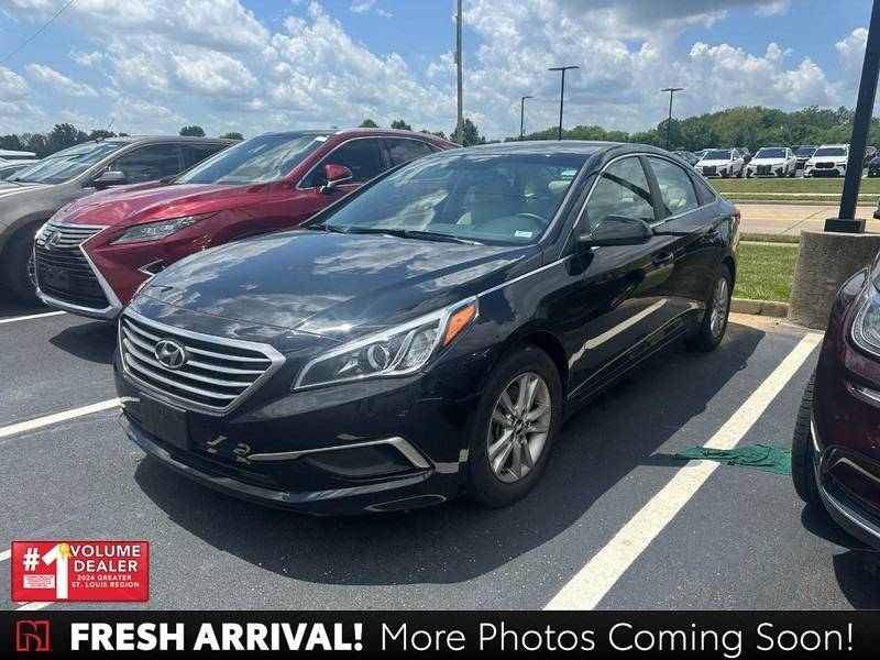 2017 Hyundai Sonata SE — Sedan — 40,469 mi — O'Fallon, IL