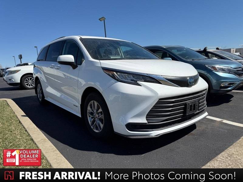 2021 Toyota Sienna LE — Minivan — 94,824 mi — O'Fallon, IL