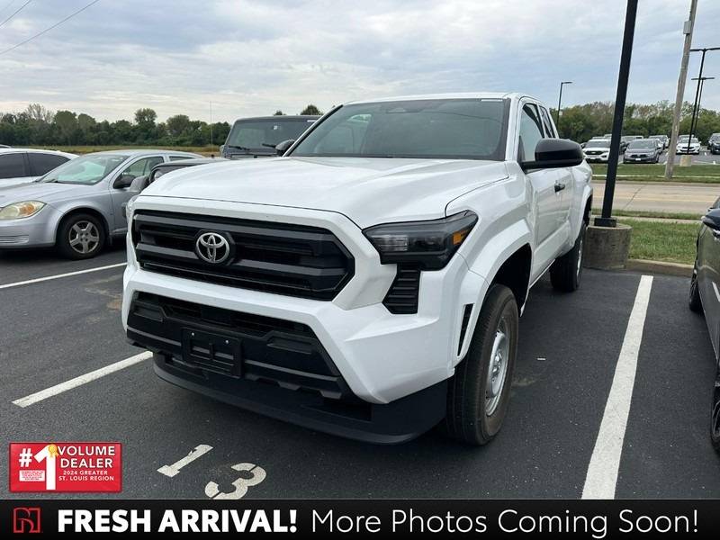 2025 Toyota Tacoma SR — Pickup Truck — 2,226 mi — O'Fallon, IL