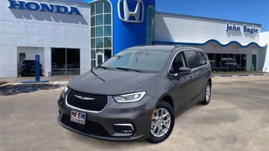 2022 Chrysler Pacifica Touring L — Minivan — 69,246 mi — Dallas, TX