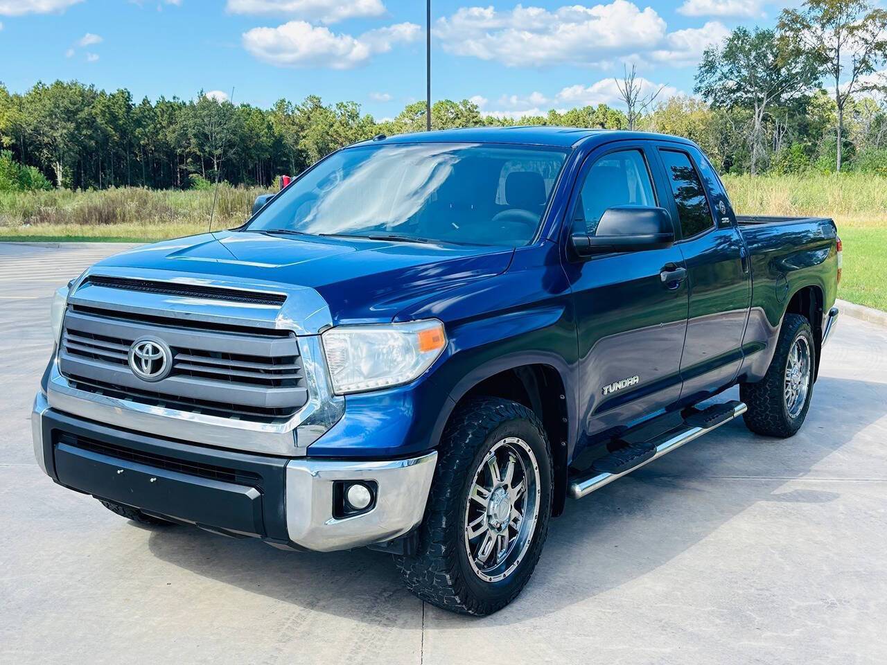 2014 Toyota Tundra SR5 — Pickup Truck — 158,070 mi — Huntsville, TX