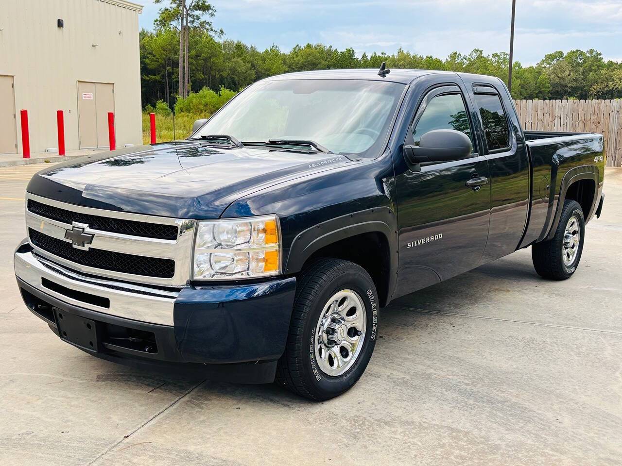 2011 Chevrolet Silverado 1500 LS — Pickup Truck — 49,965 mi — Huntsville, TX