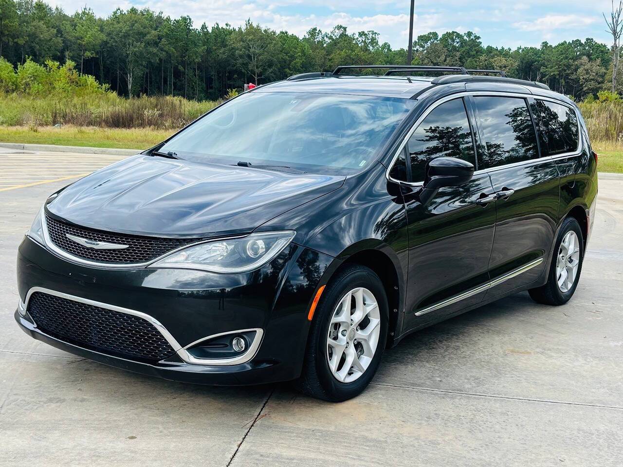 2017 Chrysler Pacifica Touring L — Minivan — 120,719 mi — Huntsville, TX