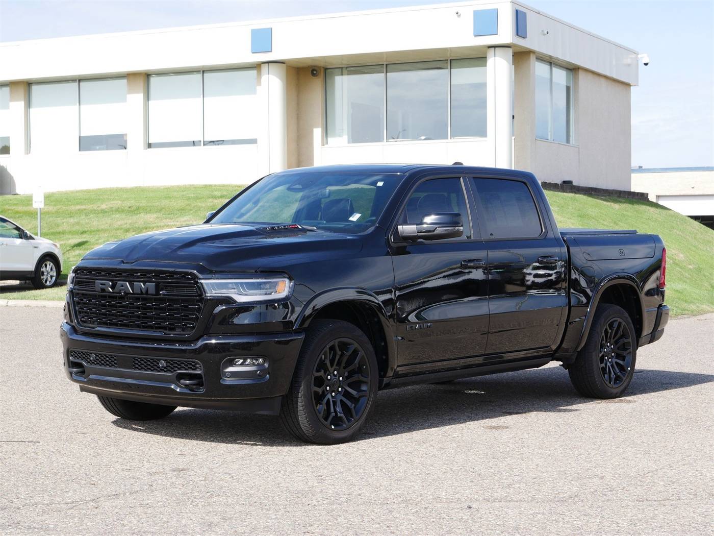 2025 Ram 1500 Limited — Pickup Truck — 8,208 mi — Bloomington, MN