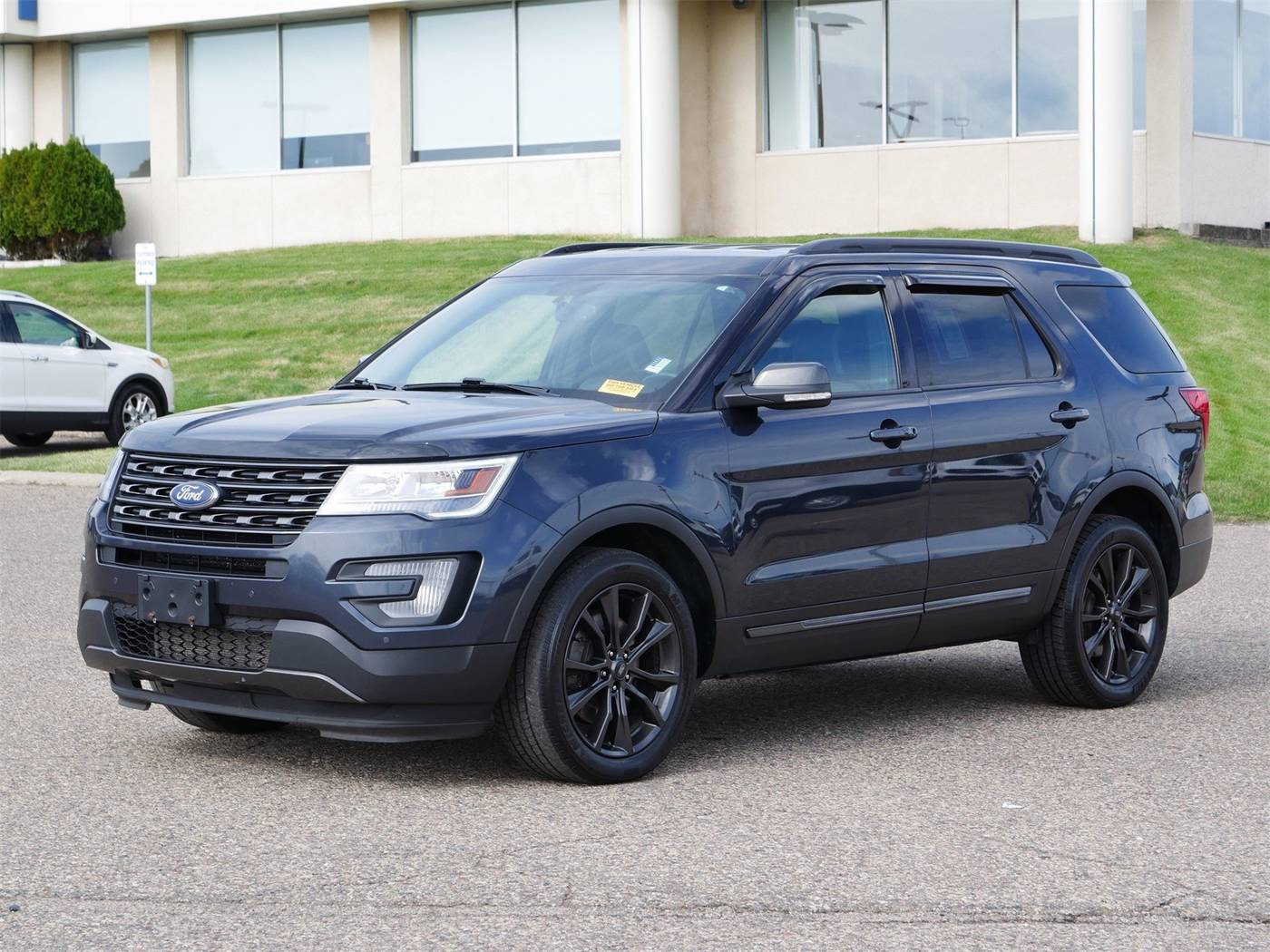 2017 Ford Explorer XLT — SUV — 151,834 mi — Bloomington, MN