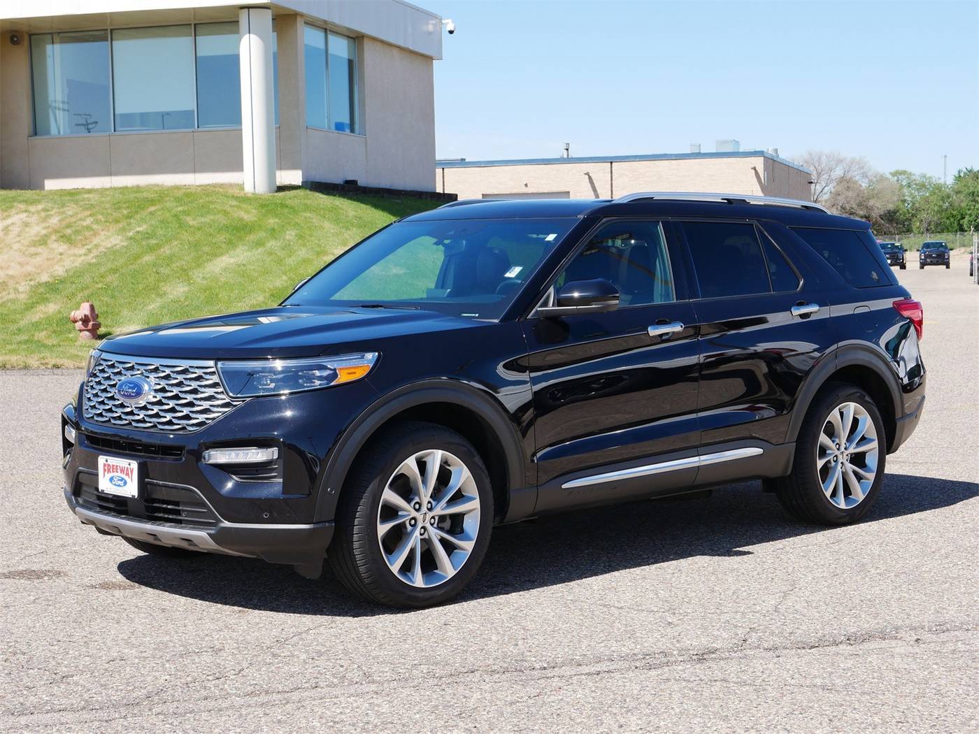 2022 Ford Explorer Platinum — SUV — 17,803 mi — Bloomington, MN