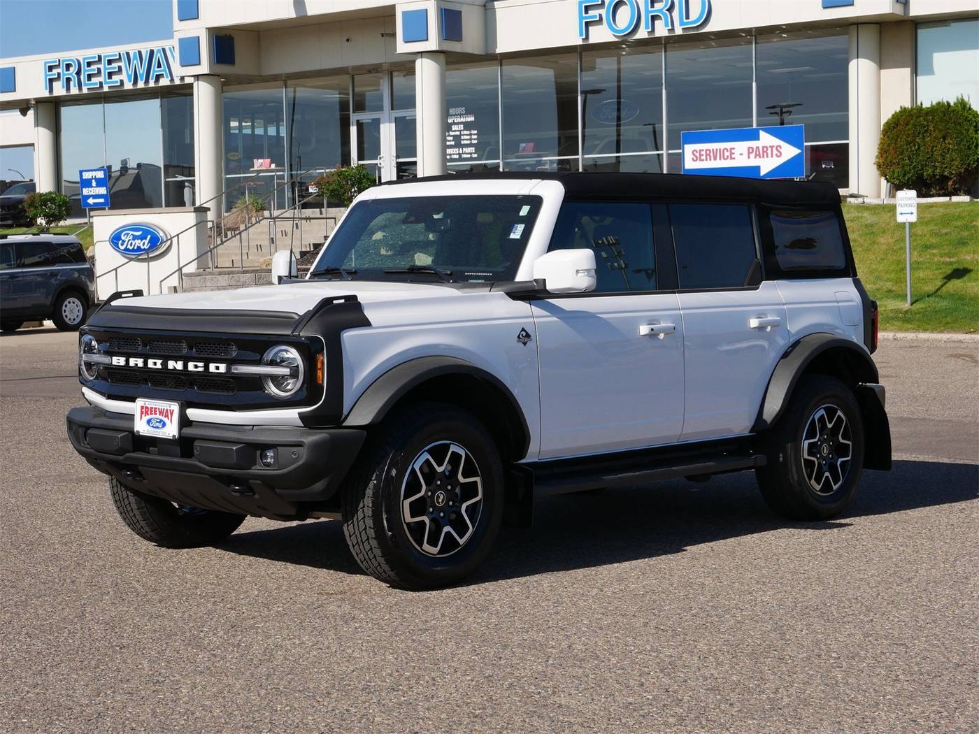 2023 Ford Bronco Outer Banks — SUV — 23,404 mi — Bloomington, MN