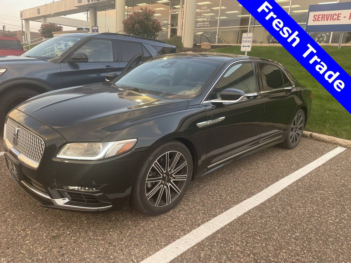 2017 Lincoln Continental Reserve — Sedan — 61,904 mi — Bloomington, MN