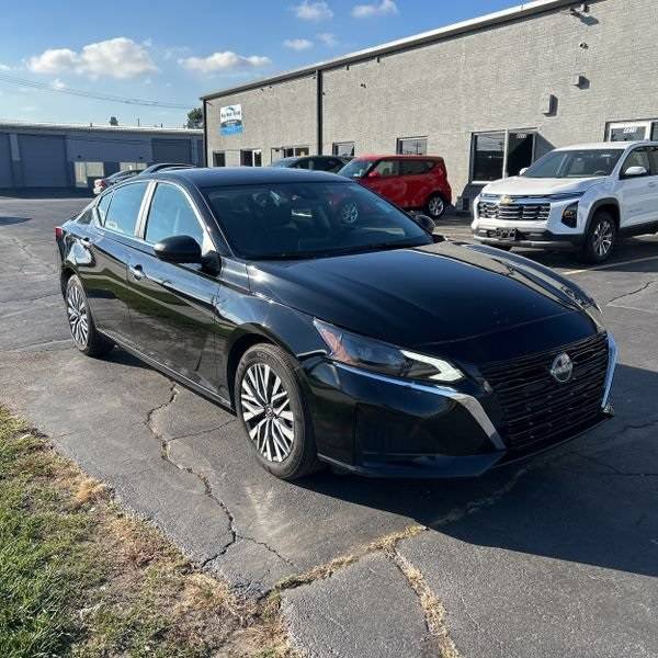 2025 Nissan Altima SV — Sedan — 26,081 mi — Bloomington, MN