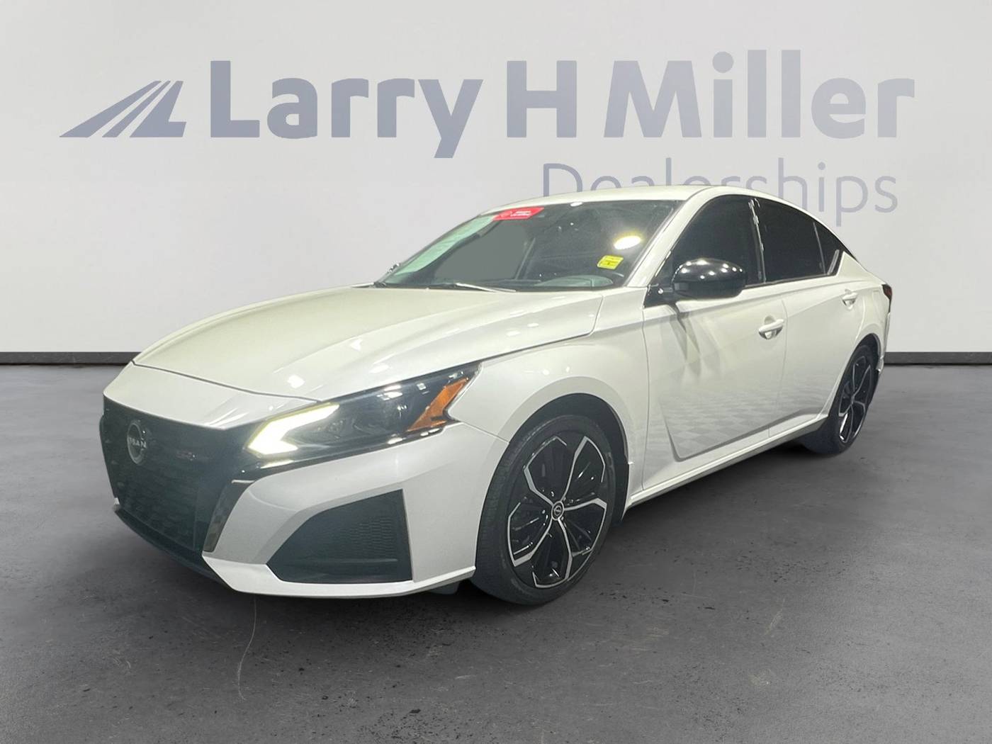 2023 Nissan Altima SR — Sedan — 61,999 mi — Mesa, AZ