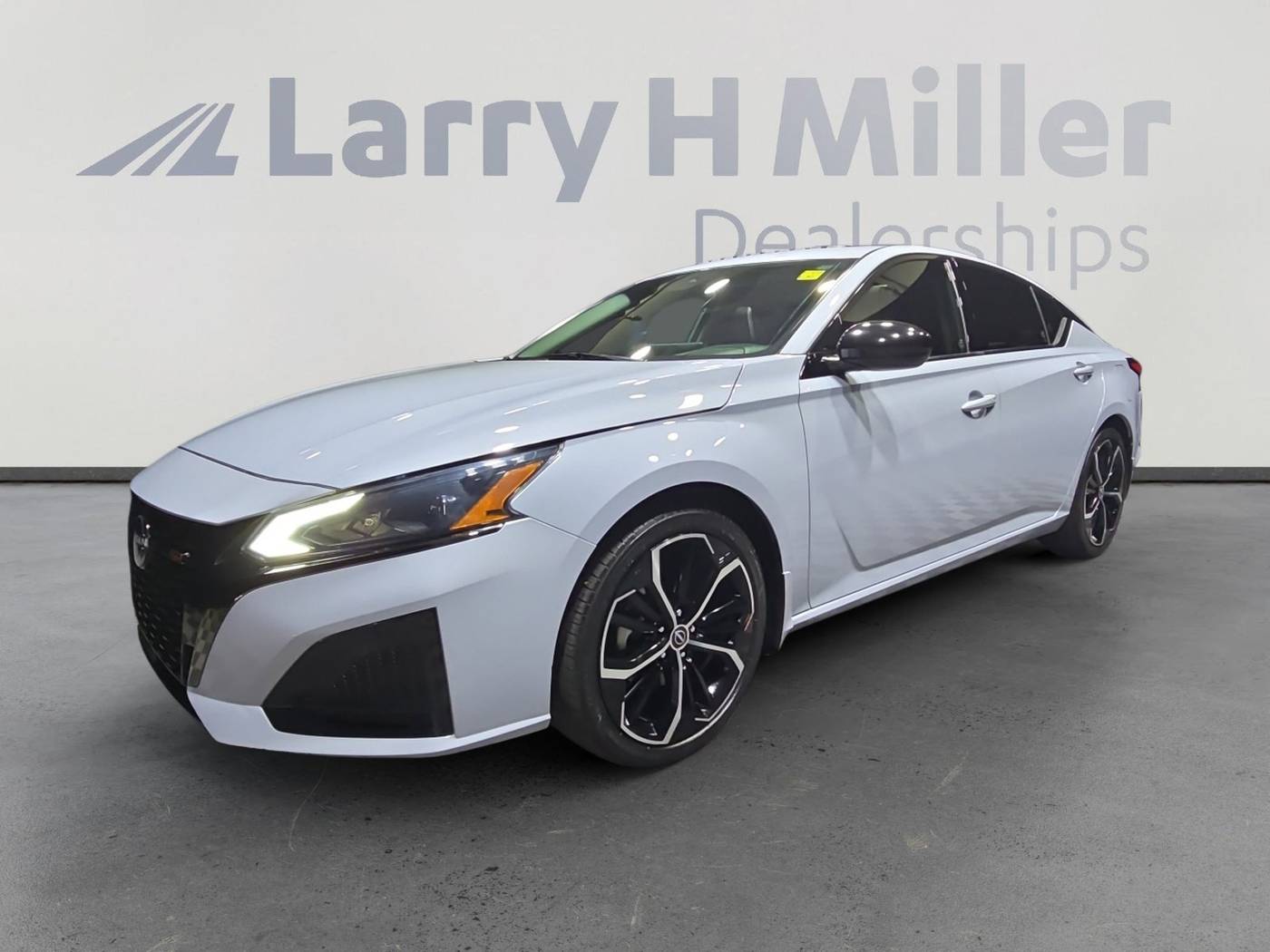 2023 Nissan Altima SR — Sedan — 20,785 mi — Mesa, AZ