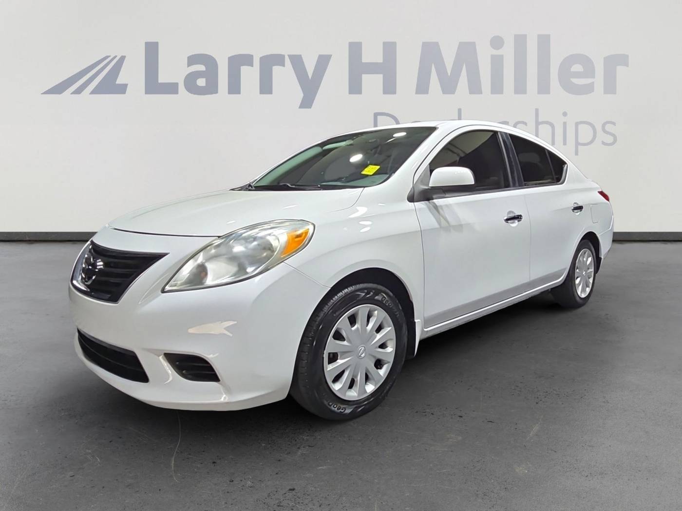 2013 Nissan Versa SV — Sedan — 73,008 mi — Mesa, AZ