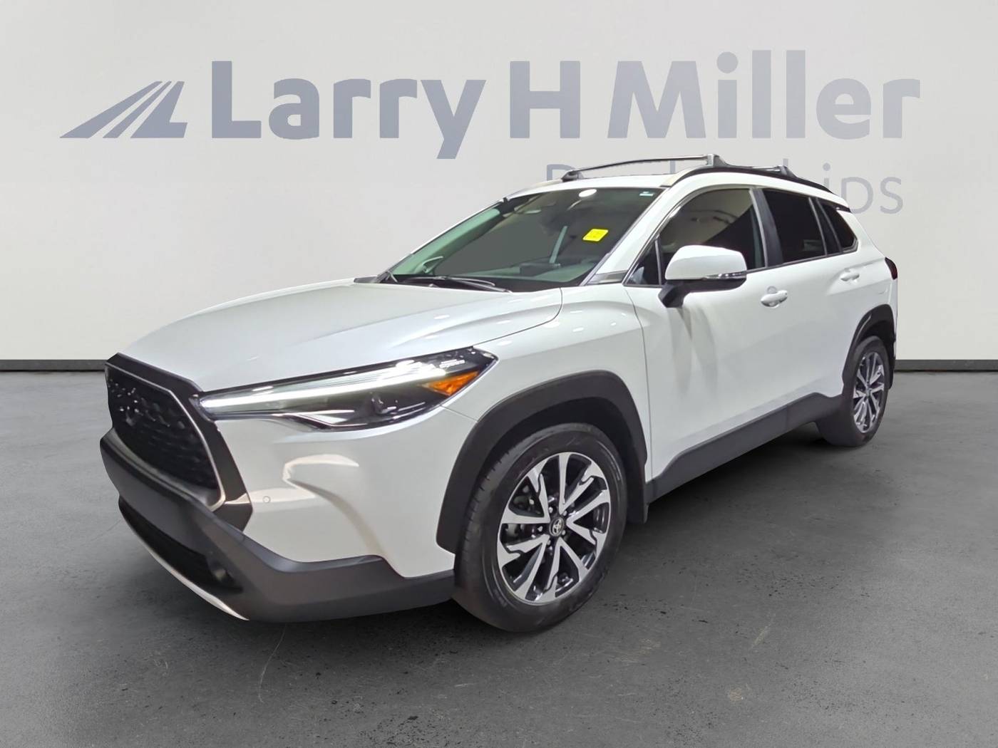 2024 Toyota Corolla Cross XLE — SUV — 8,263 mi — Mesa, AZ