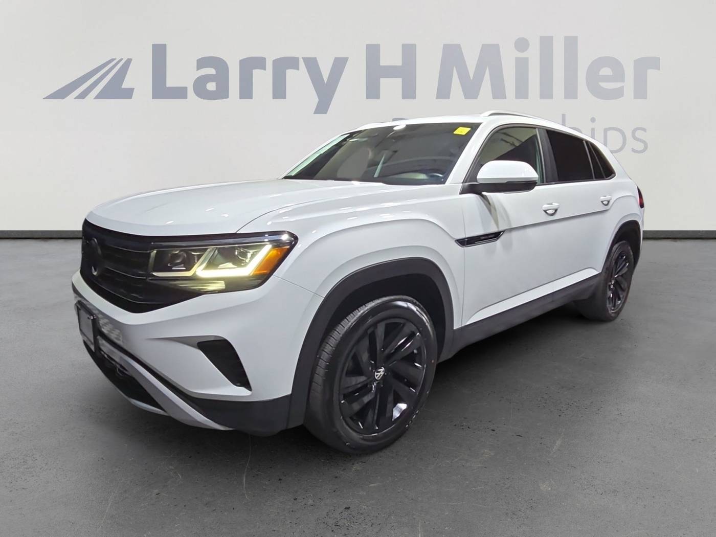 2023 Volkswagen Atlas Cross Sport SE with Technology — SUV — 50,697 mi — Mesa, AZ