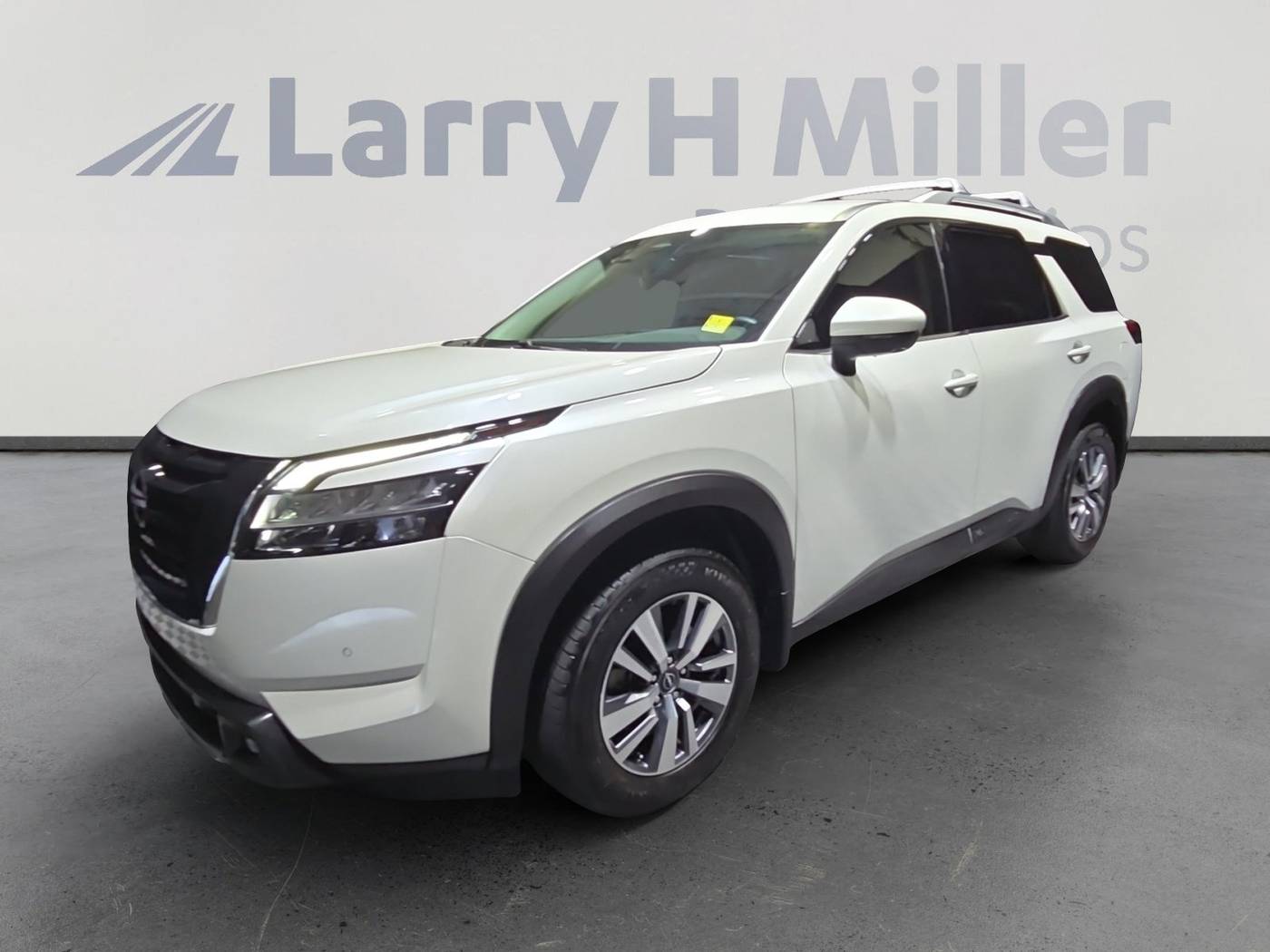 2023 Nissan Pathfinder SL — SUV — 9,986 mi — Mesa, AZ