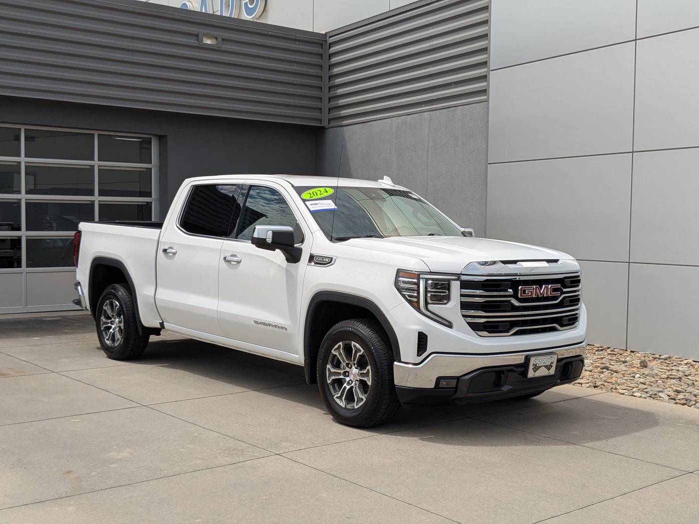 2024 GMC Sierra 1500 SLT — Pickup Truck — 52,295 mi — Lumberton, NC
