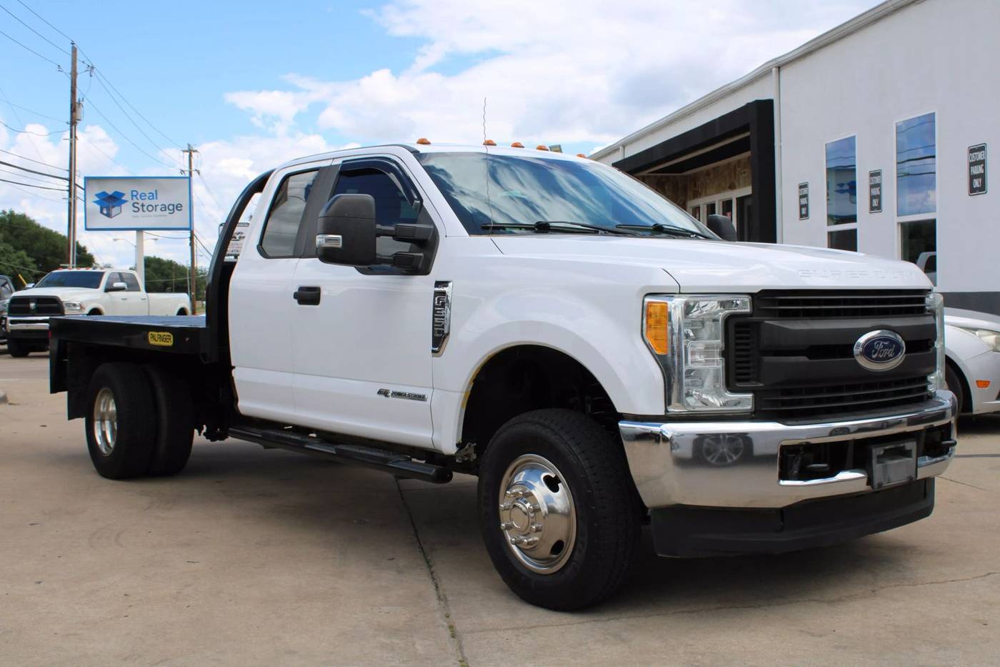 2017 Ford Super Duty F-350 Chassis Cab XL — Chassis Cab Truck — 157,177 mi — Plano, TX
